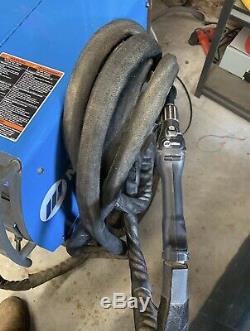 Miller Millermatic 350P Aluminum MIG Welder with 35-ft XR-Aluma-Pro Gun (951452)